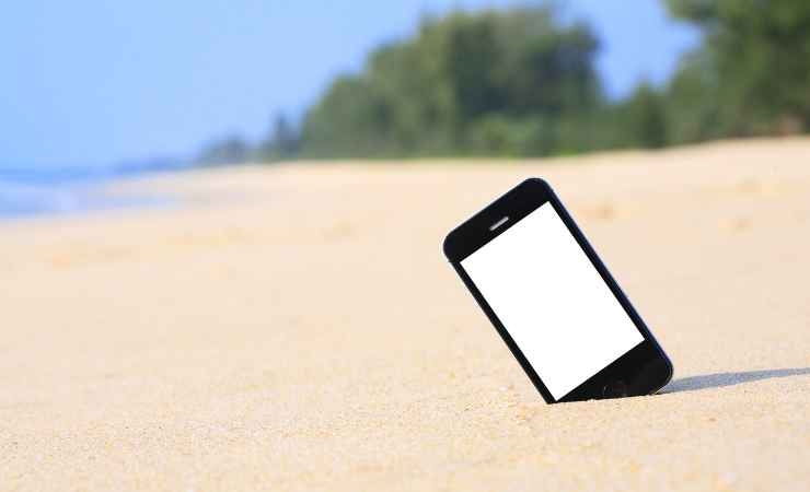 Come proteggere smartphone e tablet al mare