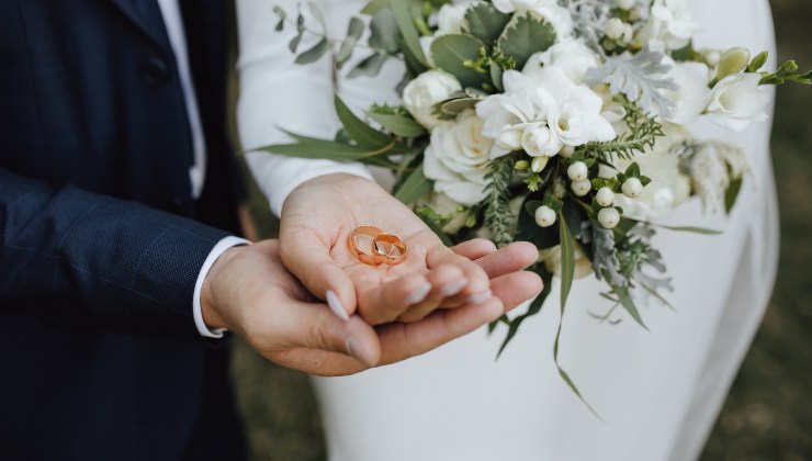 Spostarsi con il matrimonio simbolico conviene in Italia