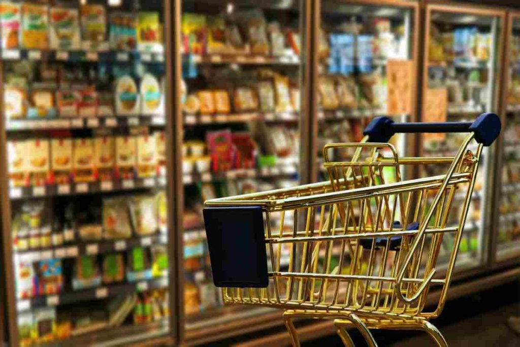 Supermercati obbligati donare cibo gratis