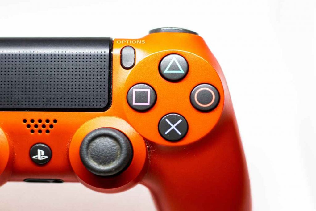 Dualshock di PS4 usato per curare una persona