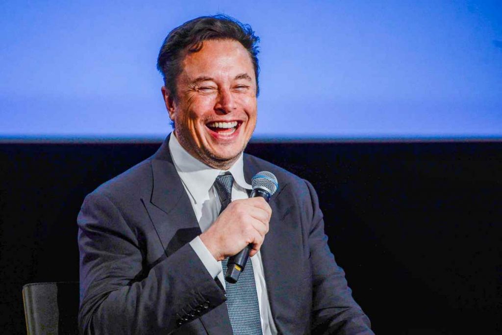 Elon Musk riceve l'ok per impiantare Neuralink