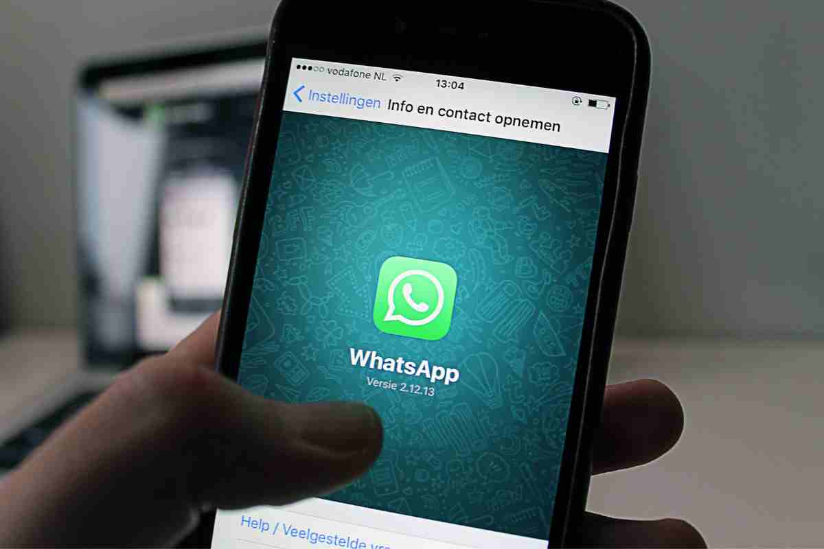 Rispondere whatsapp: 5 trucchi non farsi vedere online