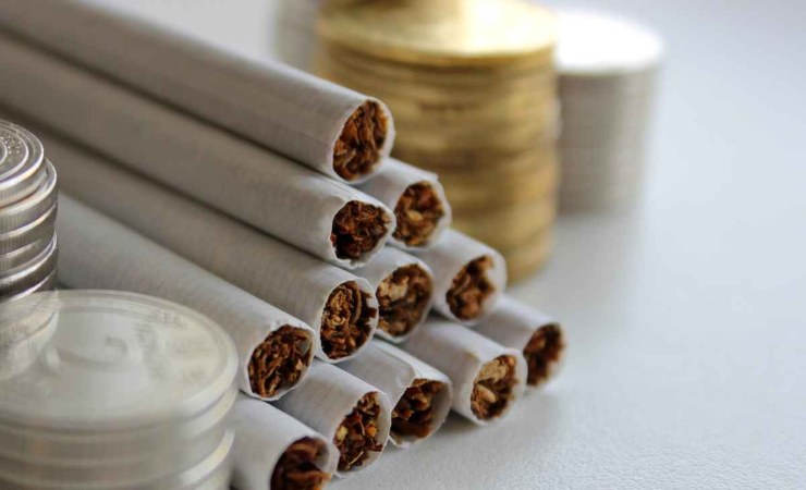 Aumento dei prezzi per tutti i fumatori